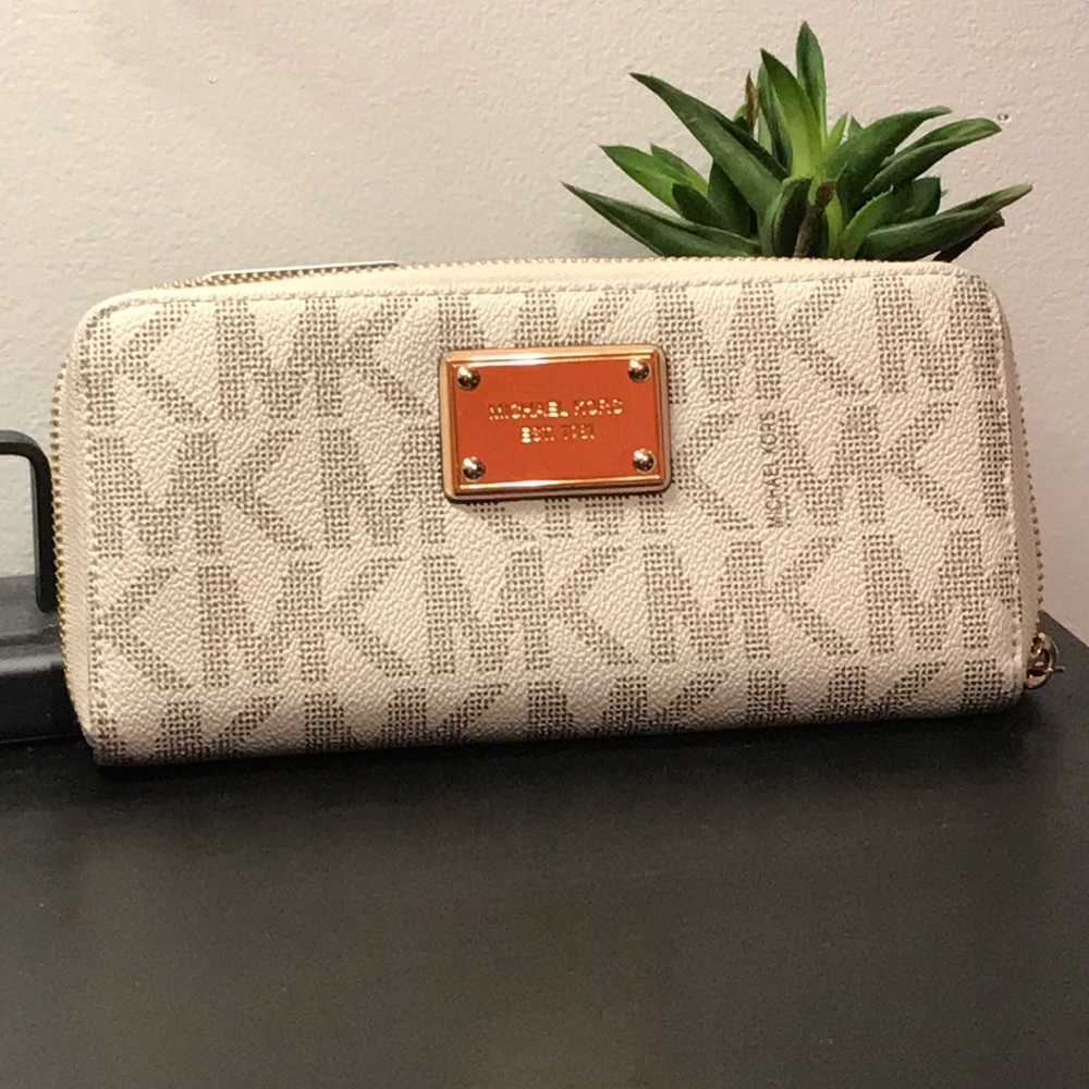 Michael Kors wallet